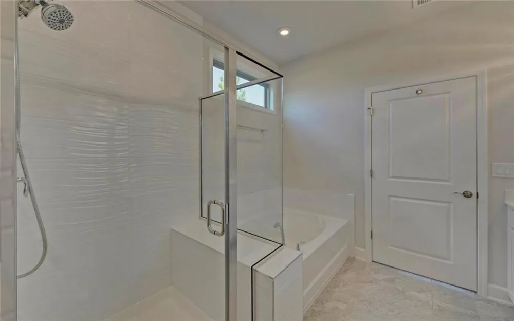2457 Naples Street Hoschton, GA 30548