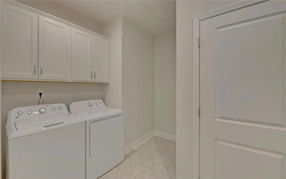 2457 Naples Street Hoschton, GA 30548
