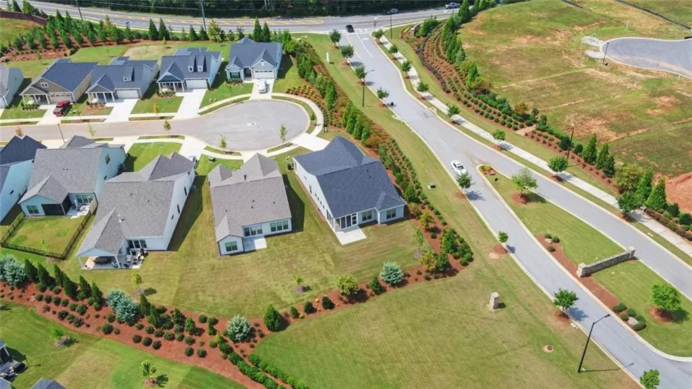 2457 Naples Street Hoschton, GA 30548