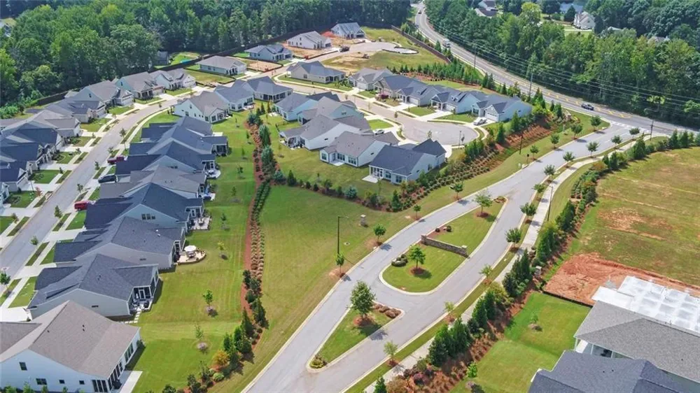 2457 Naples Street Hoschton, GA 30548