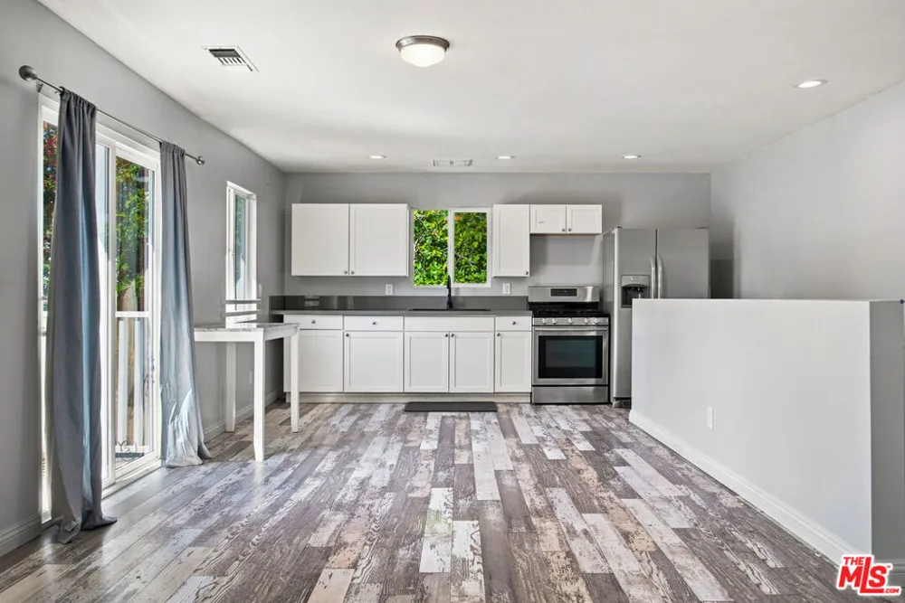 12123 Addison Street Los Angeles, CA 91607