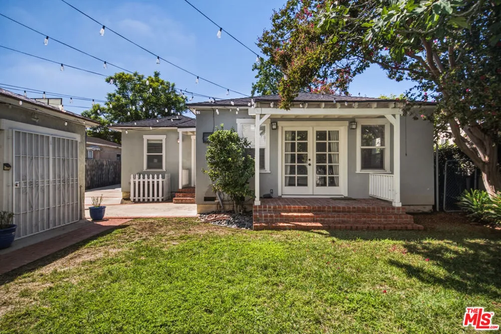 12123 Addison Street Los Angeles, CA 91607