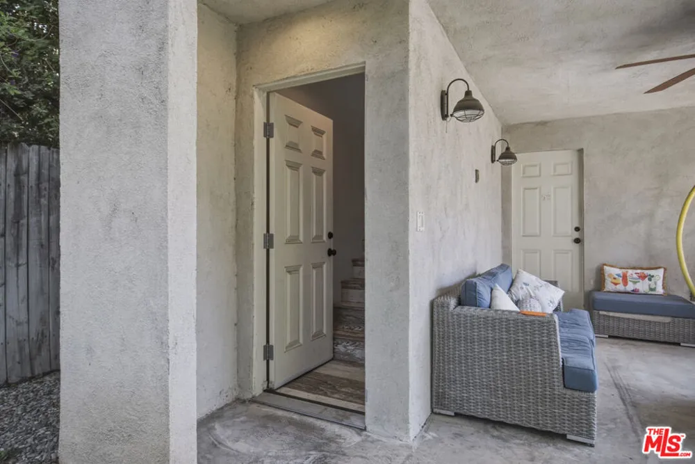 12123 Addison Street Los Angeles, CA 91607