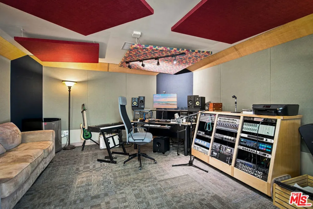 12123 Addison Street Los Angeles, CA 91607