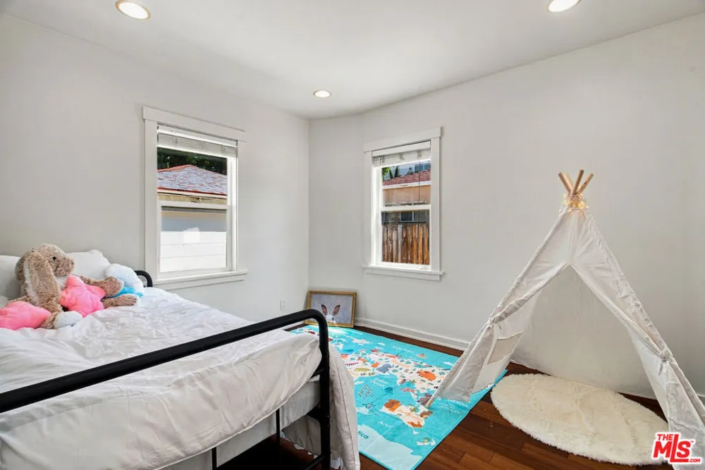 12123 Addison Street Los Angeles, CA 91607