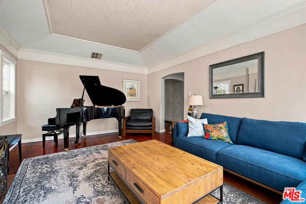 12123 Addison Street Los Angeles, CA 91607