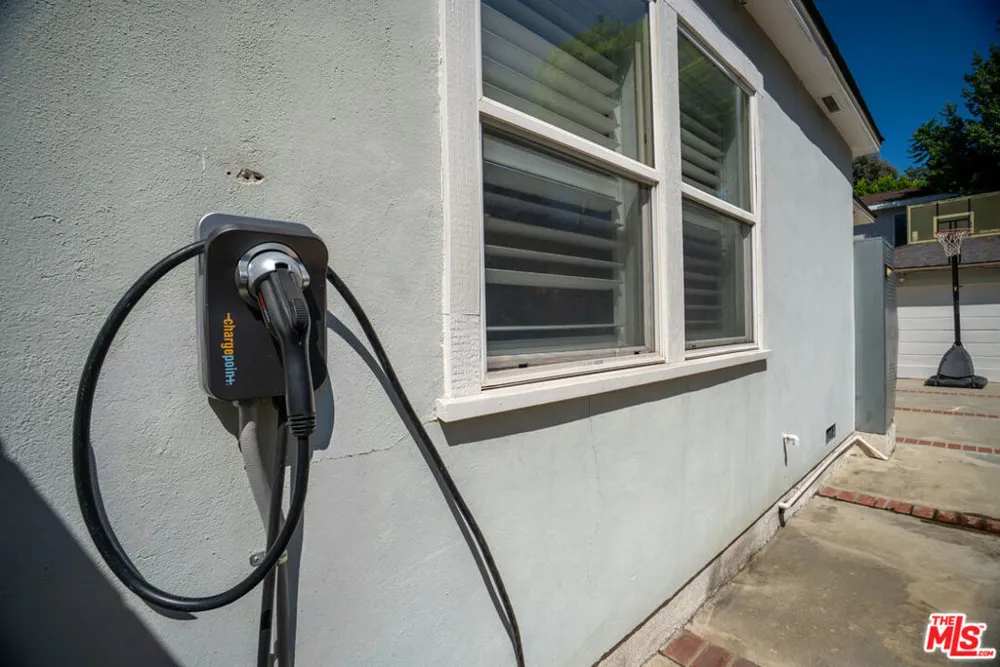 12123 Addison Street Los Angeles, CA 91607