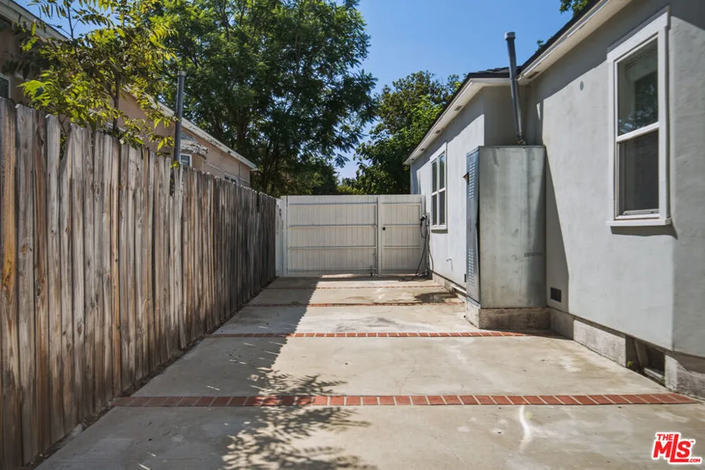12123 Addison Street Los Angeles, CA 91607