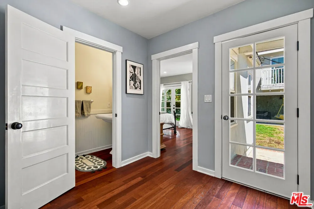 12123 Addison Street Los Angeles, CA 91607