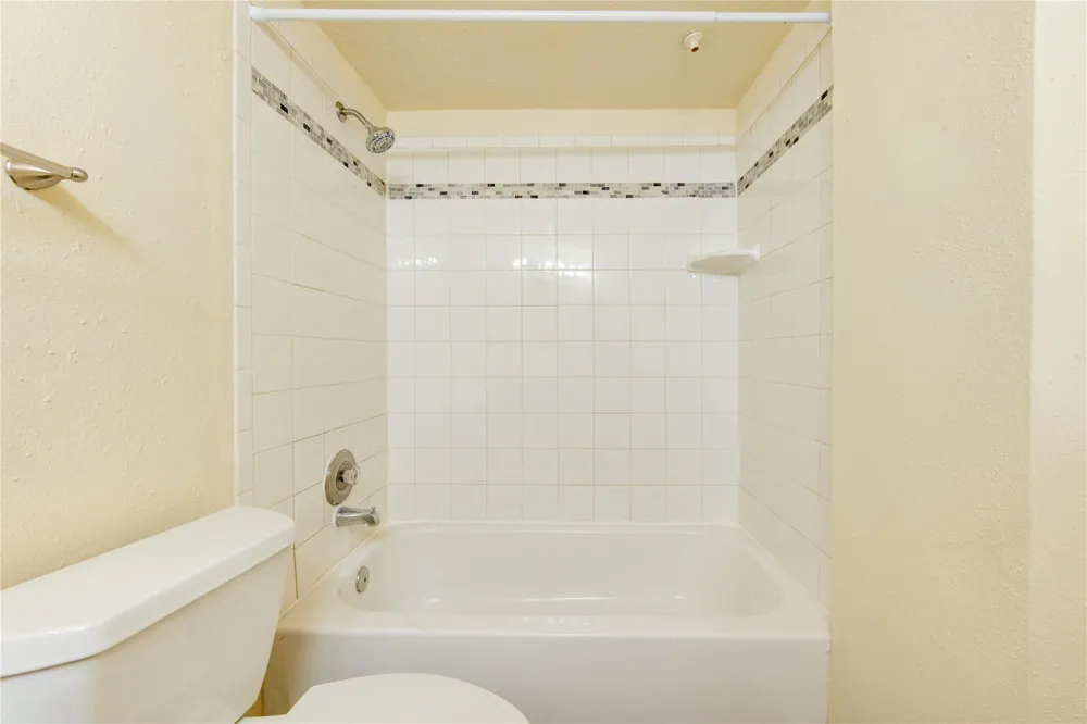 10811 Richmond Avenue #9 Houston, TX 77042