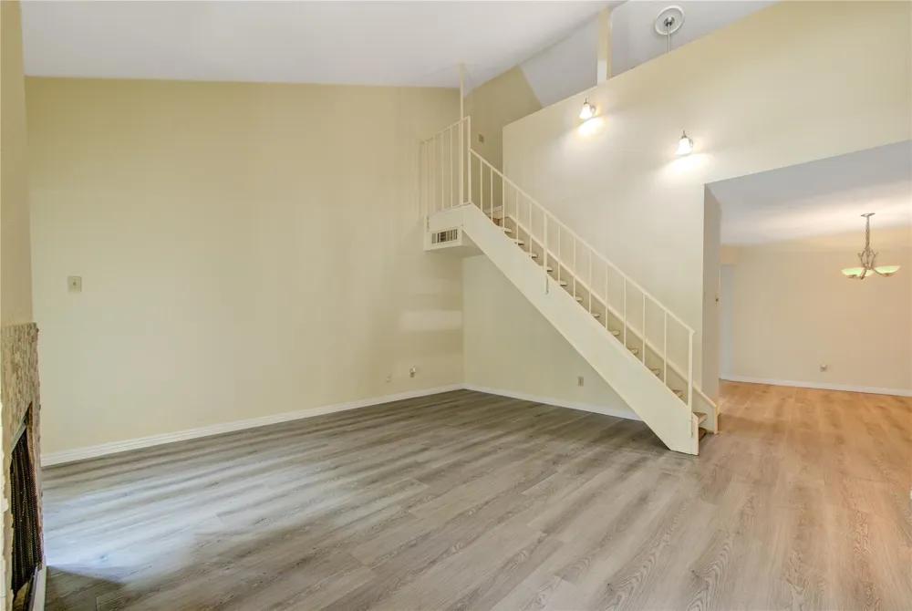 10811 Richmond Avenue #9 Houston, TX 77042