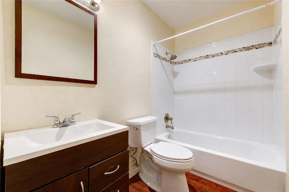 10811 Richmond Avenue #9 Houston, TX 77042
