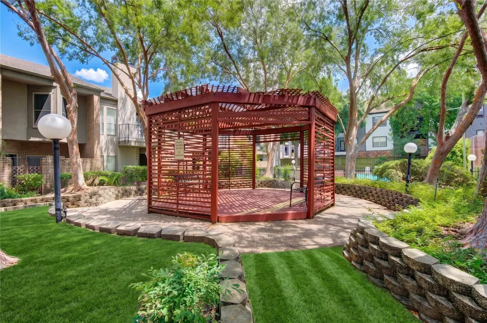 10811 Richmond Avenue #9 Houston, TX 77042