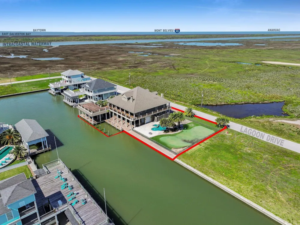 1239 Lagoon Drive Crystal Beach, TX 77650