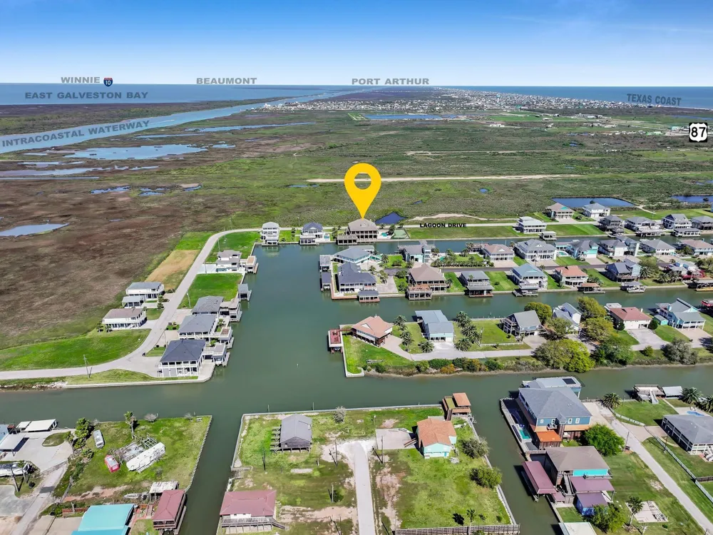 1239 Lagoon Drive Crystal Beach, TX 77650