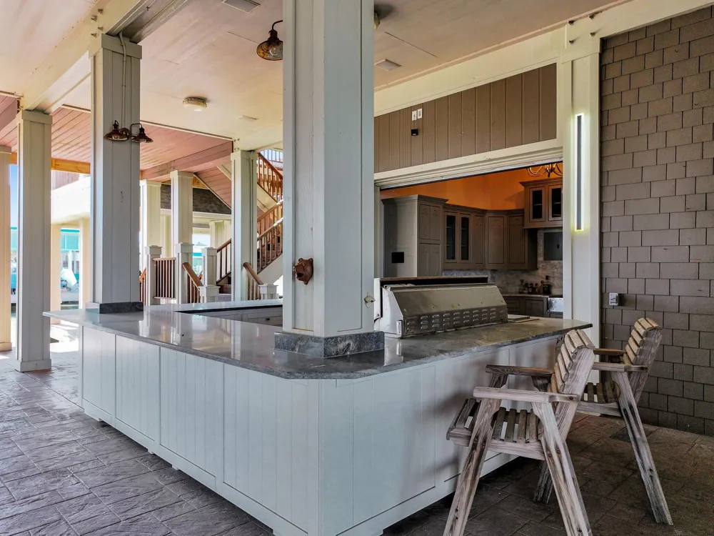 1239 Lagoon Drive Crystal Beach, TX 77650