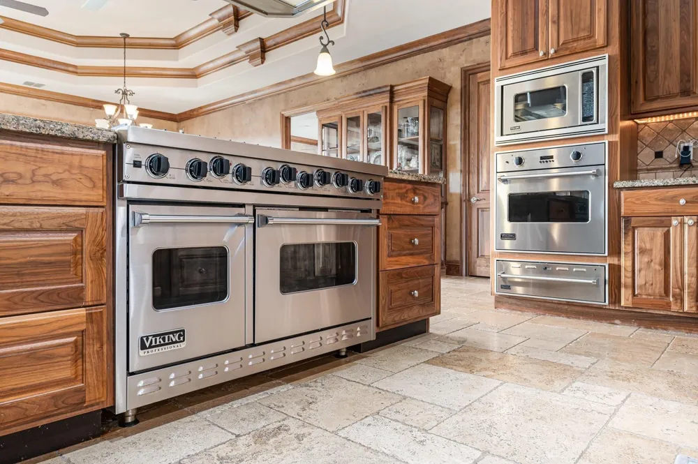 1239 Lagoon Drive Crystal Beach, TX 77650
