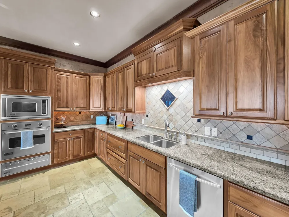 1239 Lagoon Drive Crystal Beach, TX 77650