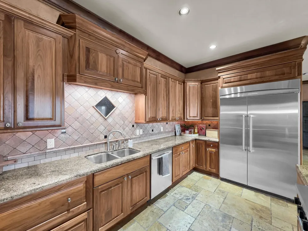 1239 Lagoon Drive Crystal Beach, TX 77650