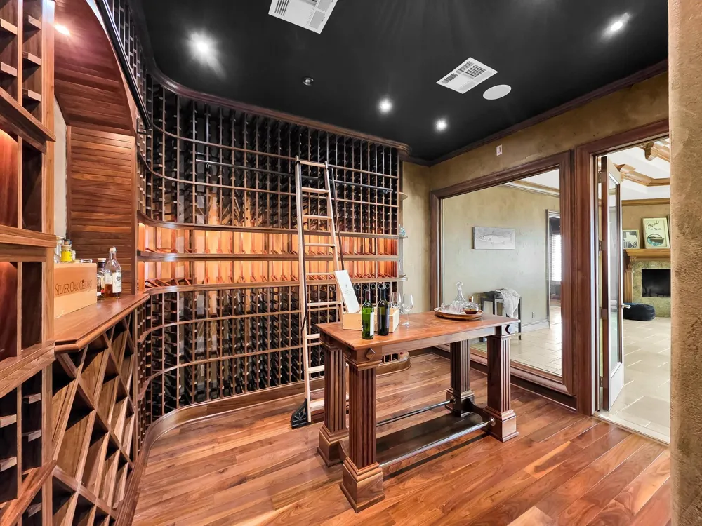 1239 Lagoon Drive Crystal Beach, TX 77650