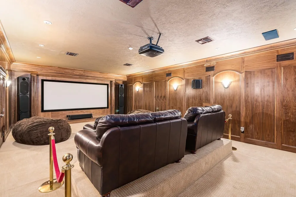 1239 Lagoon Drive Crystal Beach, TX 77650