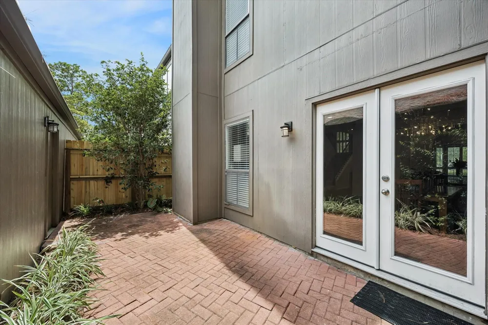 701 Bering Drive #1001 Houston, TX 77057