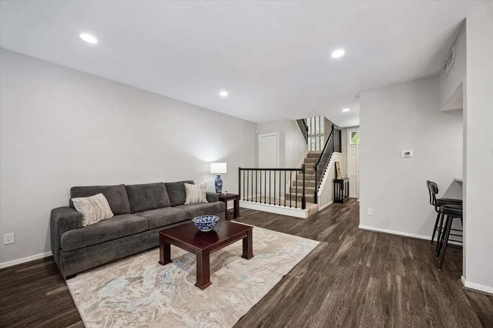 701 Bering Drive #1001 Houston, TX 77057