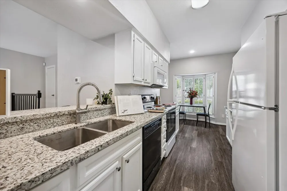 701 Bering Drive #1001 Houston, TX 77057