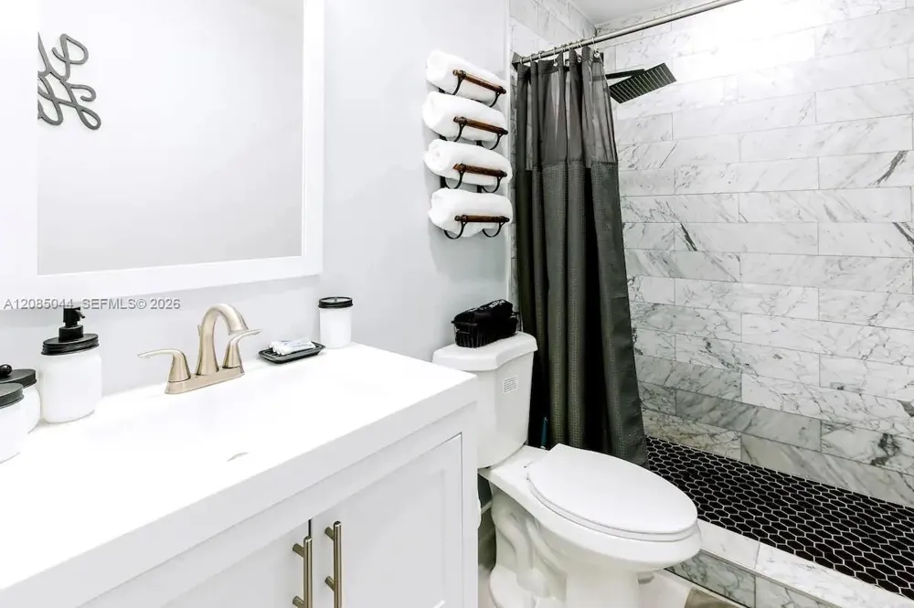 1647 NW 29th Ave #1 Miami, FL 33125