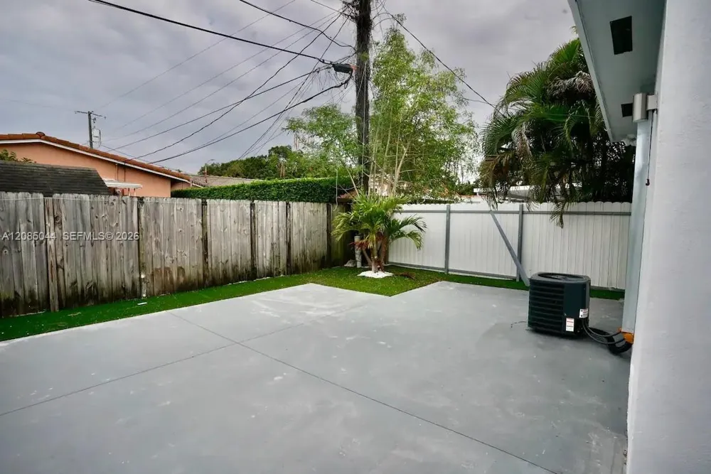 1647 NW 29th Ave #1 Miami, FL 33125