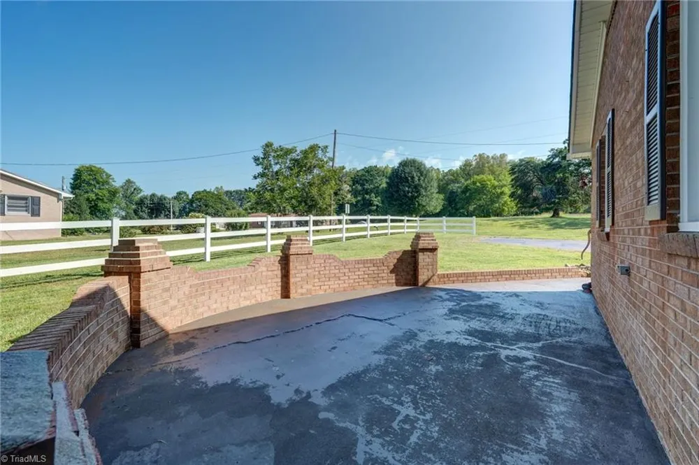 2036 Camp Springs Road Reidsville, NC 27320
