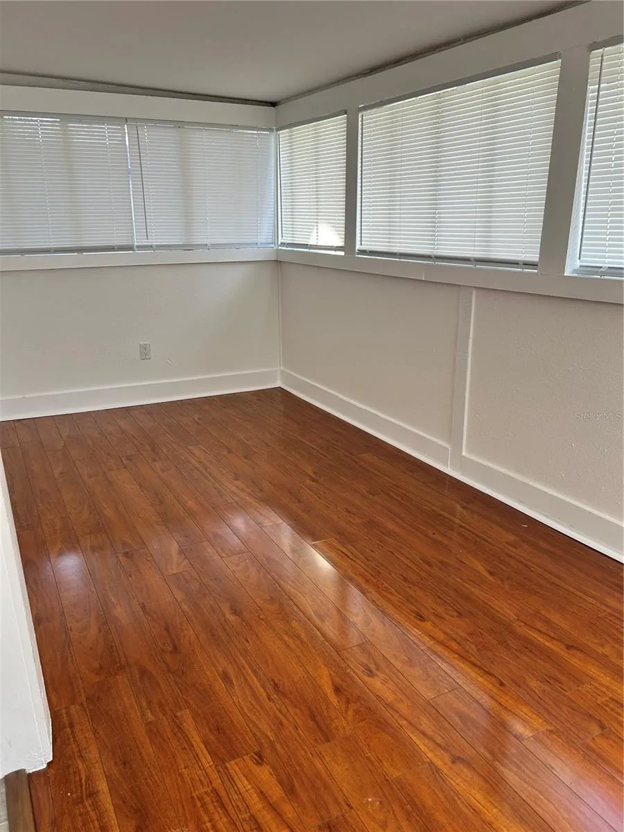 2443 4TH AVENUE St Petersburg, FL 33713