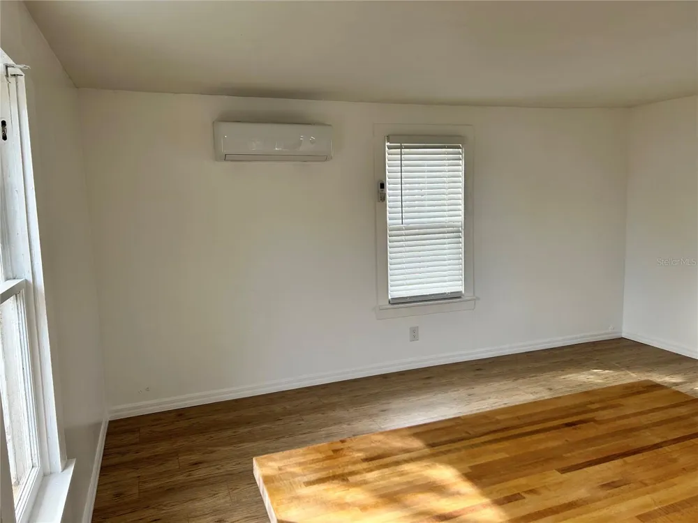 2443 4TH AVENUE St Petersburg, FL 33713
