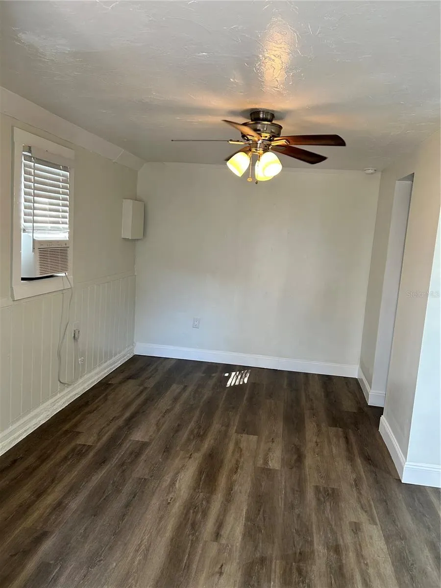 2443 4TH AVENUE St Petersburg, FL 33713