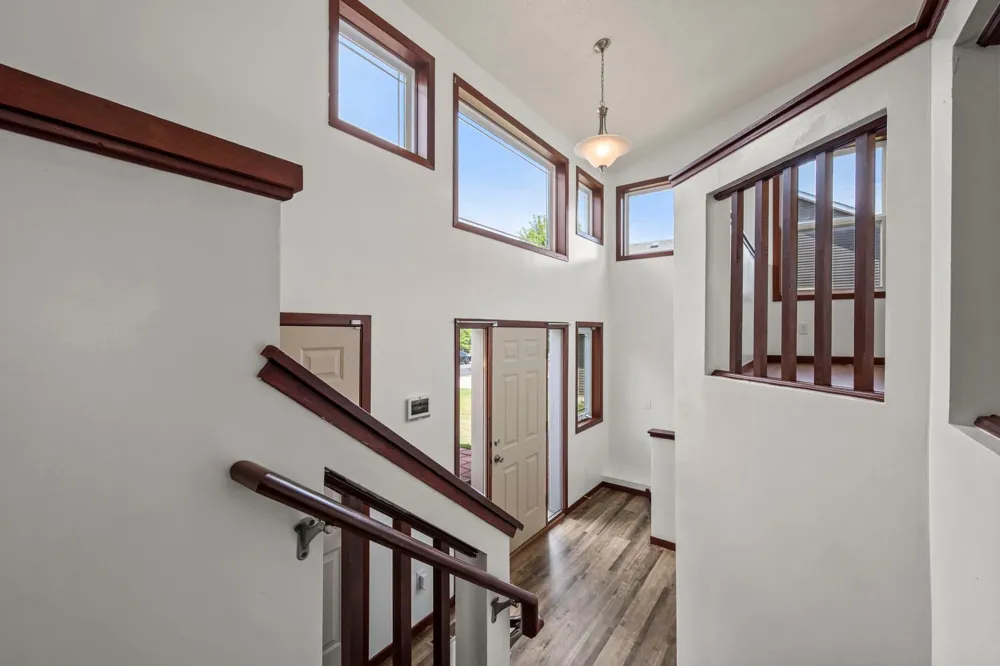 526 Hackney Avenue Shakopee, MN 55379