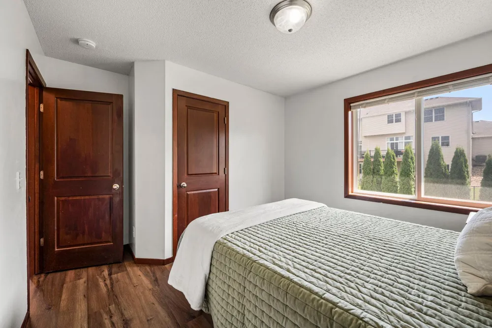526 Hackney Avenue Shakopee, MN 55379