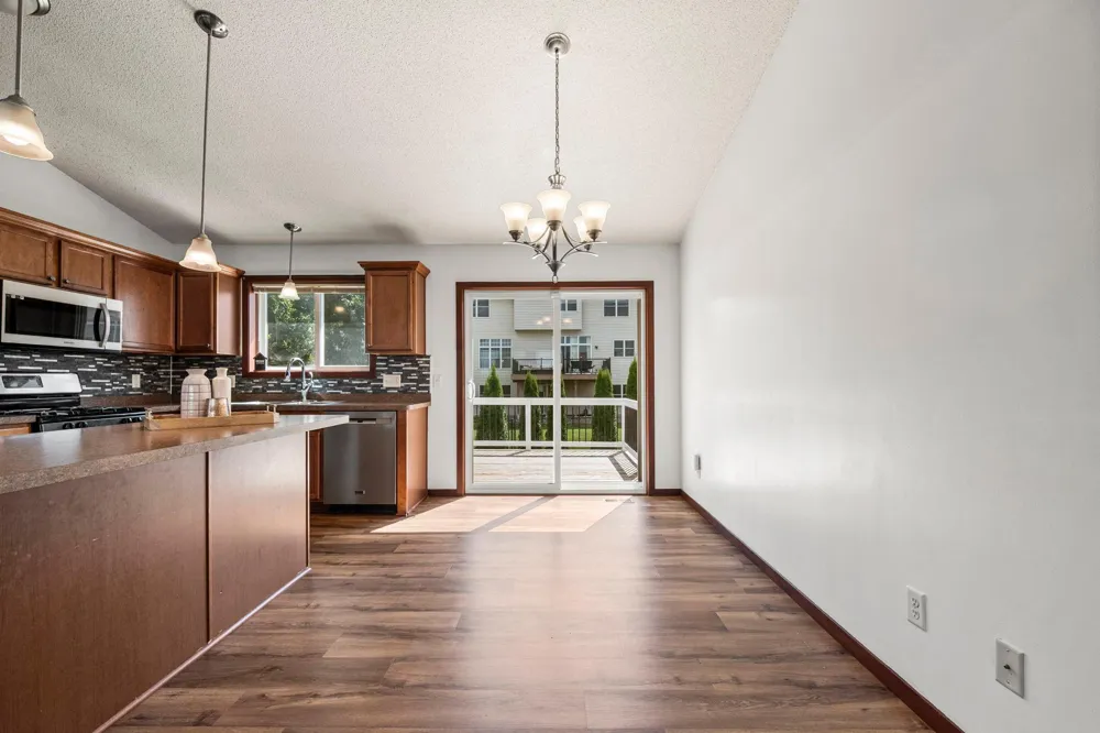 526 Hackney Avenue Shakopee, MN 55379