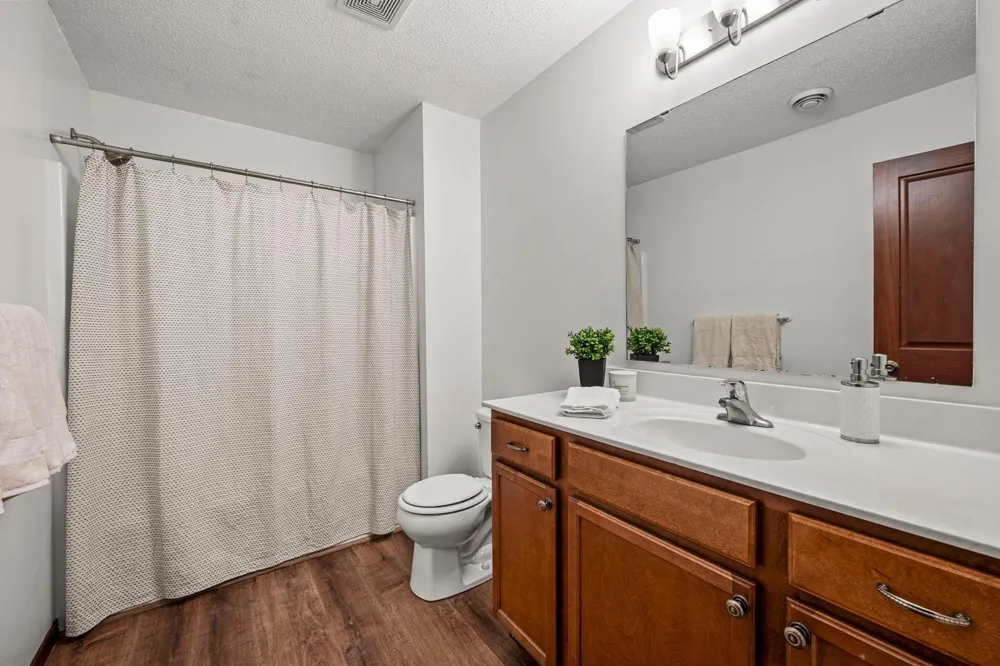 526 Hackney Avenue Shakopee, MN 55379
