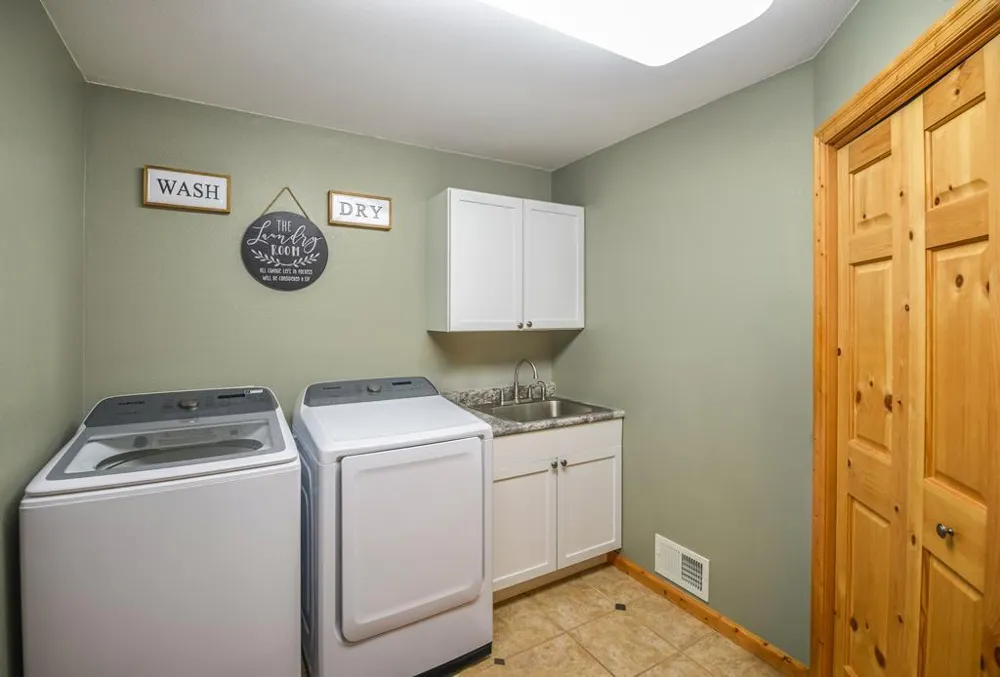7778 Chickasaw Circle Breezy Point, MN 56472