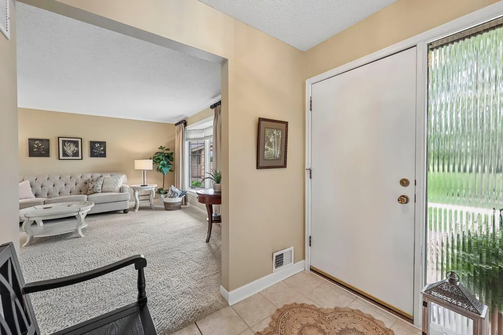 28 Birnamwood Drive Burnsville, MN 55337