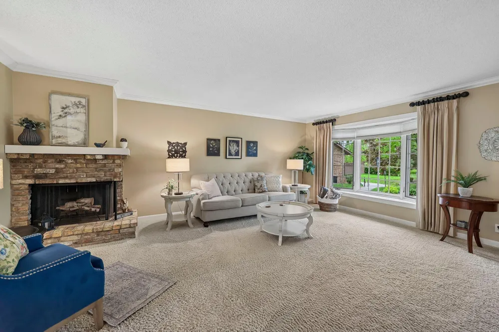 28 Birnamwood Drive Burnsville, MN 55337