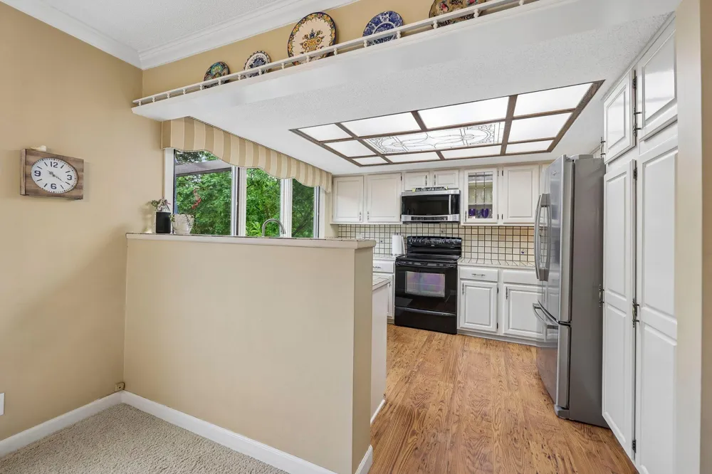 28 Birnamwood Drive Burnsville, MN 55337