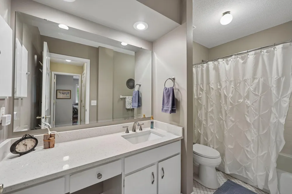 28 Birnamwood Drive Burnsville, MN 55337