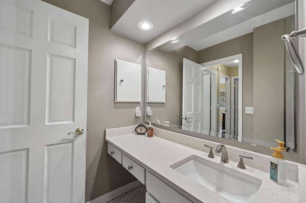 28 Birnamwood Drive Burnsville, MN 55337