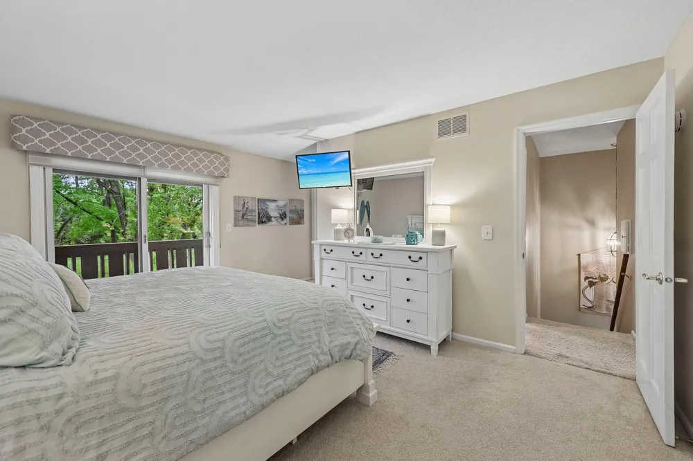 28 Birnamwood Drive Burnsville, MN 55337