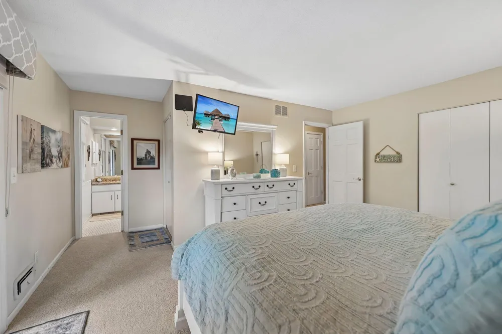 28 Birnamwood Drive Burnsville, MN 55337