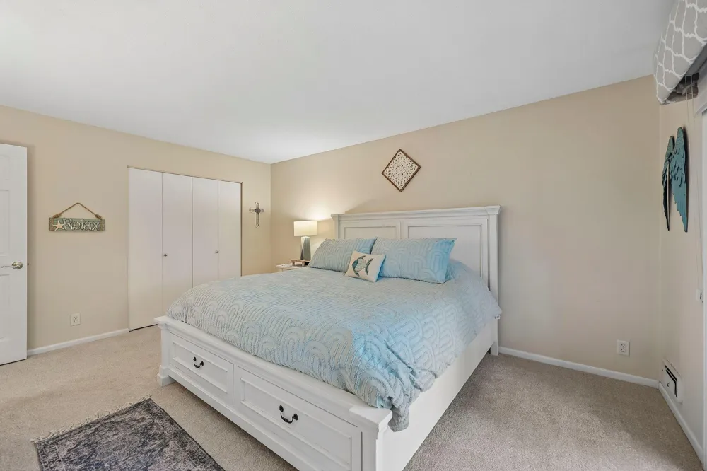 28 Birnamwood Drive Burnsville, MN 55337