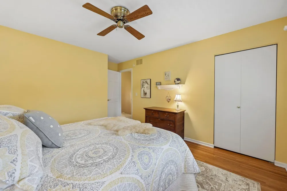 28 Birnamwood Drive Burnsville, MN 55337