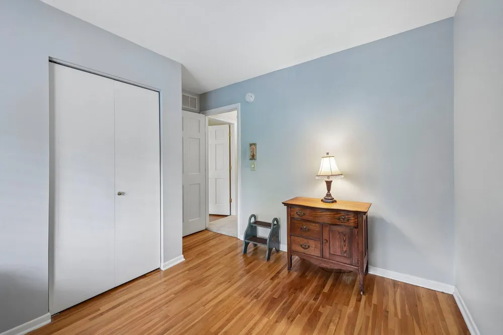 28 Birnamwood Drive Burnsville, MN 55337