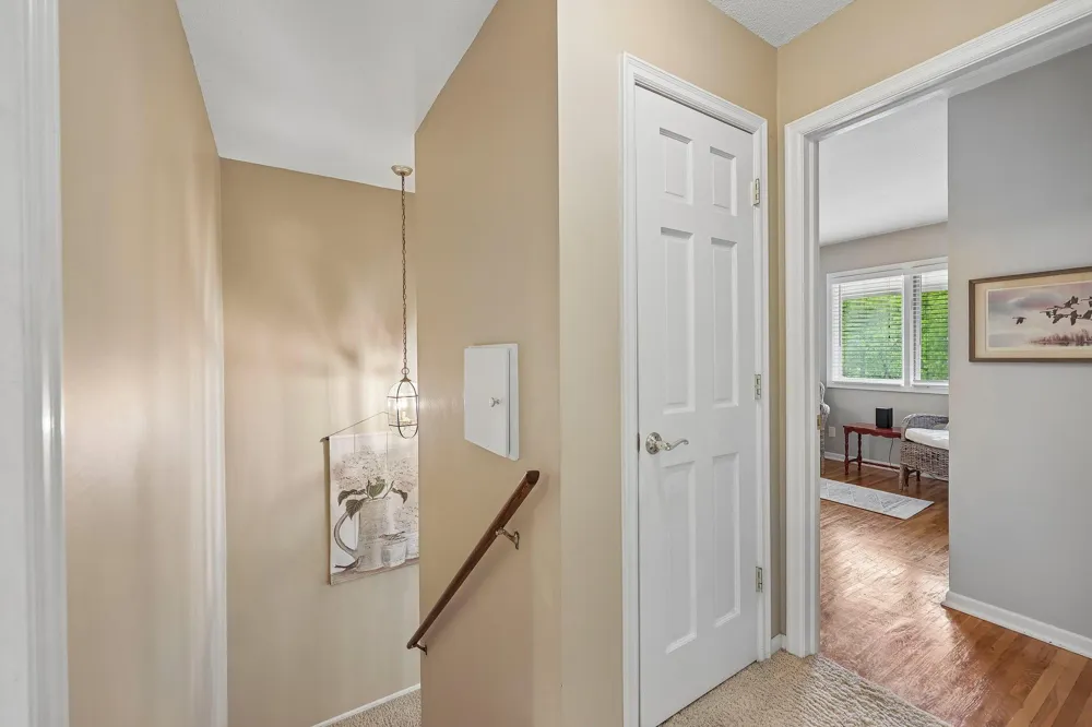 28 Birnamwood Drive Burnsville, MN 55337